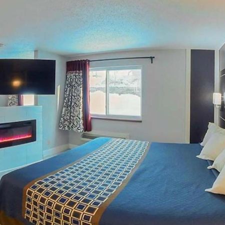 Coratel Inn & Suites By Jasper Hastings Kültér fotó