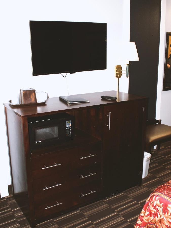 Coratel Inn & Suites By Jasper Hastings Kültér fotó