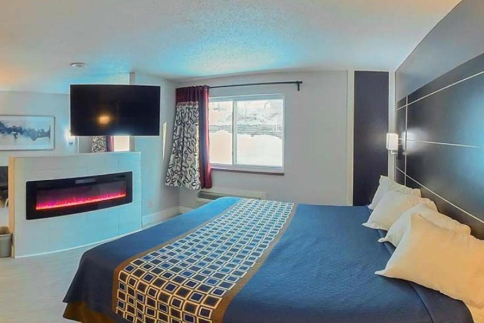 Coratel Inn & Suites By Jasper Hastings Kültér fotó