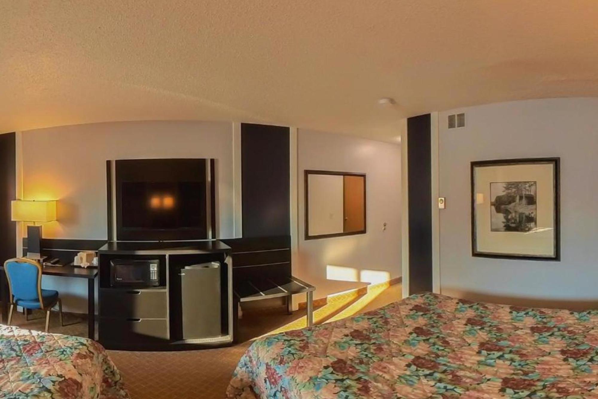 Coratel Inn & Suites By Jasper Hastings Kültér fotó