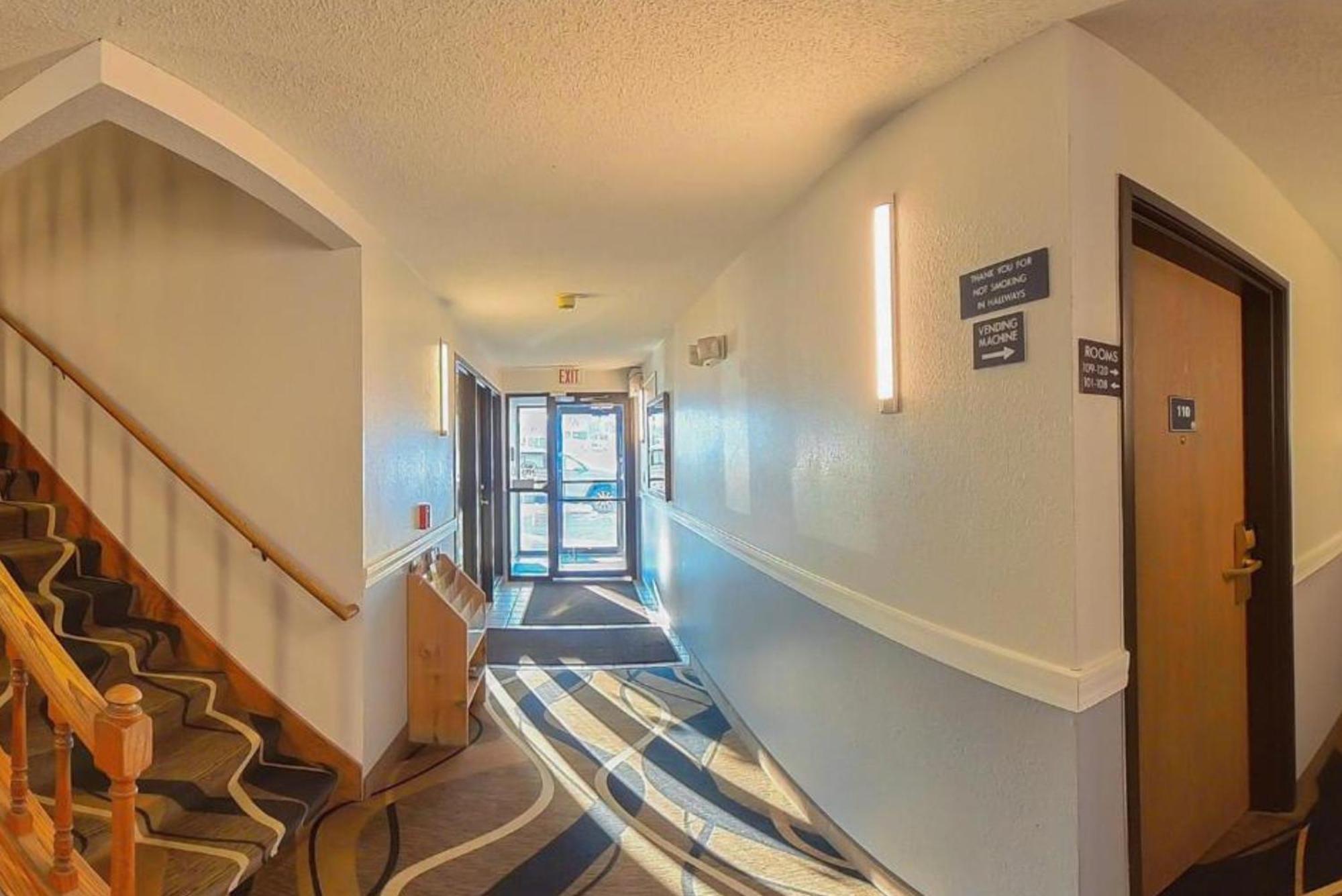 Coratel Inn & Suites By Jasper Hastings Kültér fotó