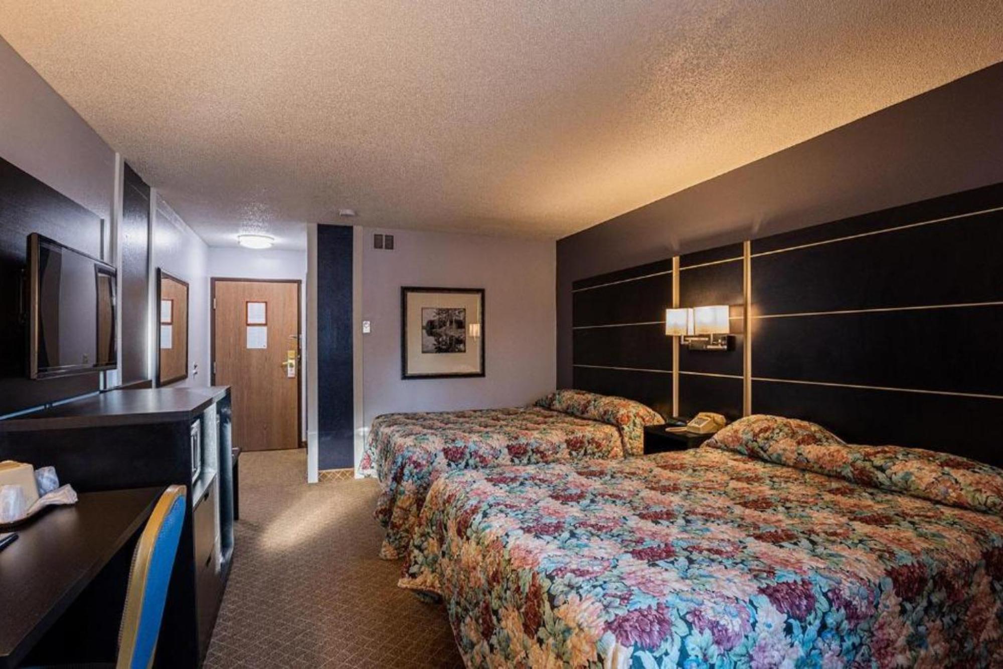Coratel Inn & Suites By Jasper Hastings Kültér fotó
