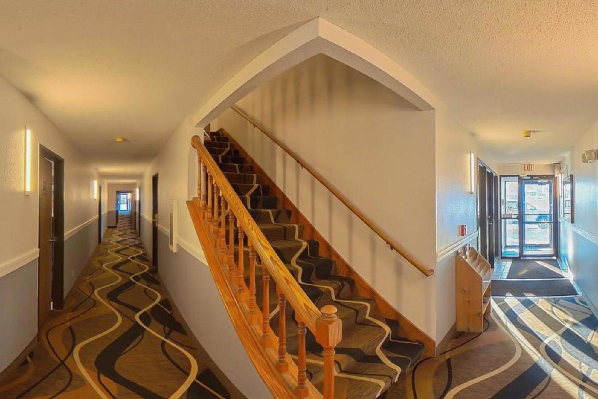 Coratel Inn & Suites By Jasper Hastings Kültér fotó